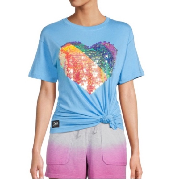 NEW! Queer Eye Cyan Sequin Heart Tee Size M - Picture 1 of 4